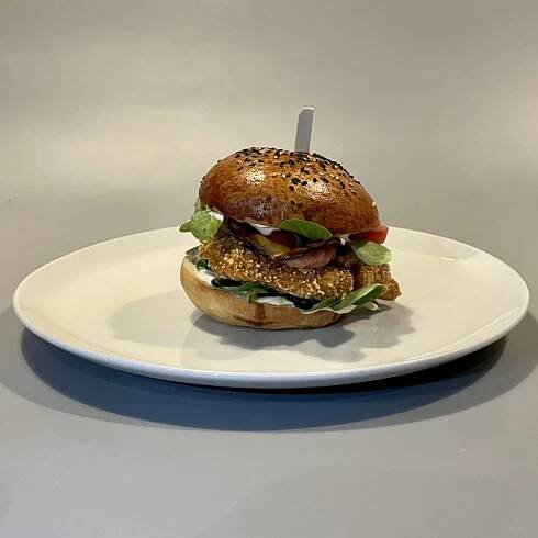 Burger 6. HAMBURGER s kuřecími stripsy