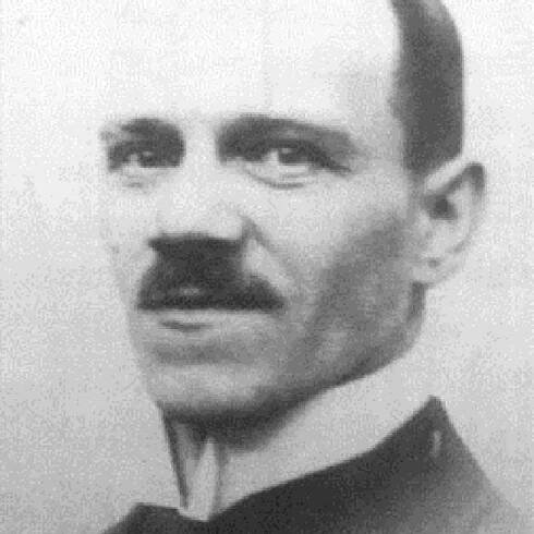 Nejstarší z dětí Aloise Hitlera - syn Alois Hitler junior, Adolfův starší nevlastní bratr.