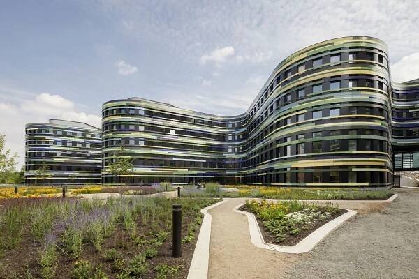 Fotogalerie: Estetika udržitelné architektury. Prohlédněte si na výstavě její hlavní proudy