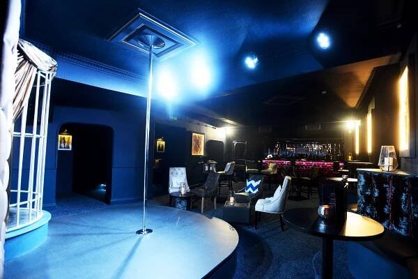 gentlemen's club, gentlemen club, strip club, stripper, strippers, pole dancing, torquay