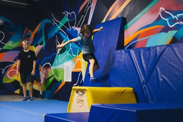 Vstupy nebo permanentky do Jump Academy Olomouc: trampolíny, parkour zóna i 9D kino