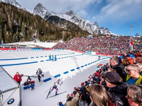 Druhý závod a druhá medaile! Ve sprintu zazářila bronzová Lucie Charvátová - Biatlon