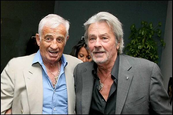 Jean-Paul Belmondo a Alain Delon na koncertě Johnnyho Hallydaye v roce 2009 v Paříži.