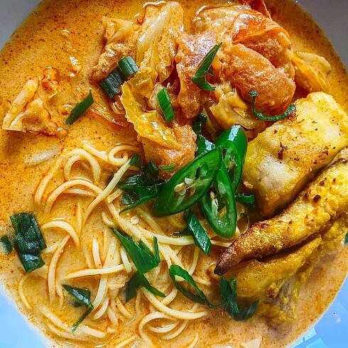 creamy tom yum noodle soup fried fish easy recipe