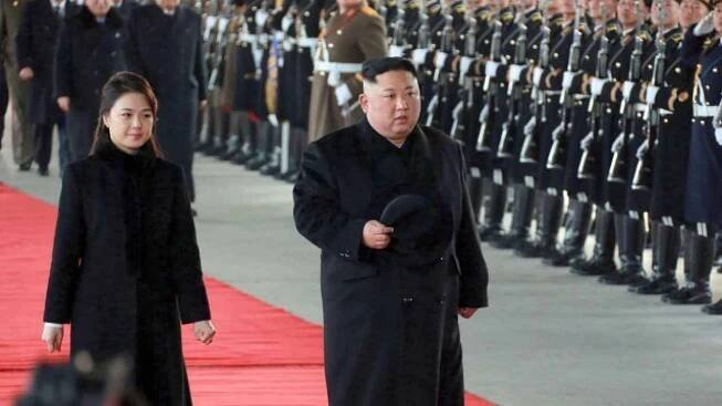 Kim Čong-un přijel vlakem do Pekingu. Zřejmě chce jednat o Trumpovi