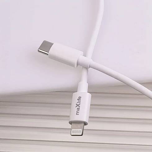 2v1 nabíjecí sada Maxlife 20W pro Apple zařízení - EU adaptér a kabel USB-C / Lightning - bílá (3)