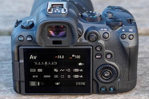 Canon EOS R6 Mark II rear controls
