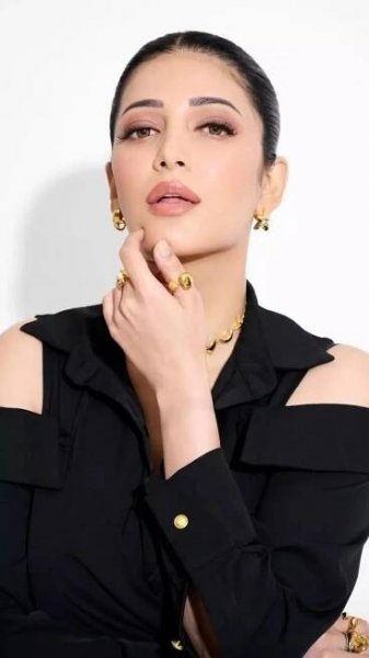 Shruti Haasan’s Timeless Obsession with Red and Black Ensembles