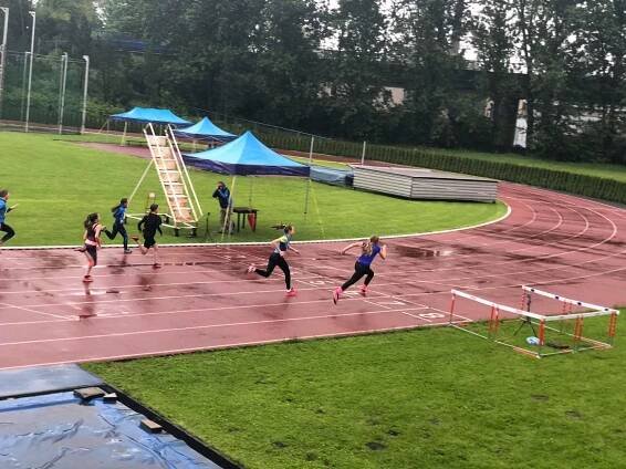 Medailové zahájení letní závodní sezony 2021 ve Frýdku-Místku – Atletika Krnov