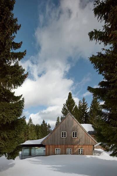 Jednoduchost, ekologie a střídmost. Dobrá architektura velká města nepotřebuje