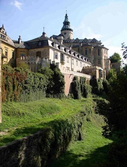 Hrad a zámek Frýdlant - Harrachov Info