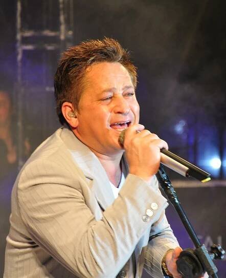 Leonardo (singer, born 1963)