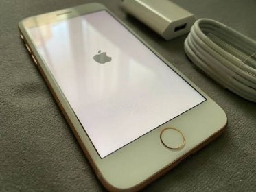 APPLE iPhone 8 64gb GOLD 100%FUNKČNÍ 98%VZHLED +komplet nab. OD1KČ - Mobily a chytrá elektronika