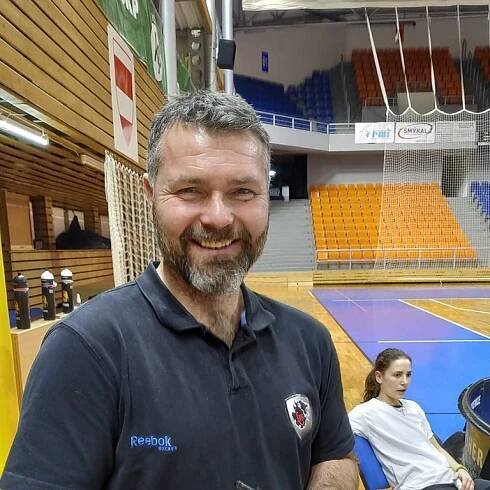 Znojemská hokejová legenda Peter Pucher v extralize žen! Bude asistentem v Židenicích | Florbal.cz