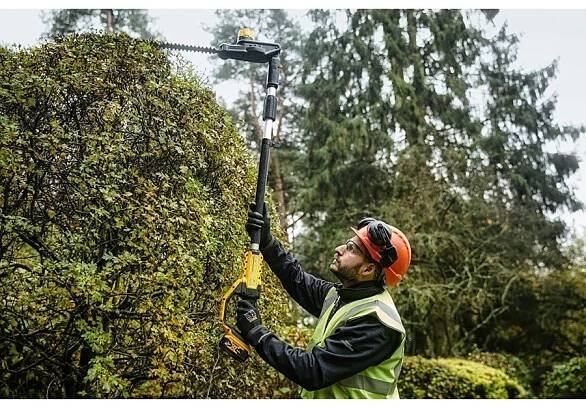 DeWALT DCMPH566N aku plotostřih na živé ploty lišta 55cm 18V bez aku - Nářadí Potač