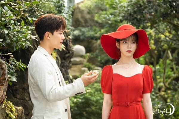 Jin-goo Yeo, IU - Hotel delluna - Fotosky