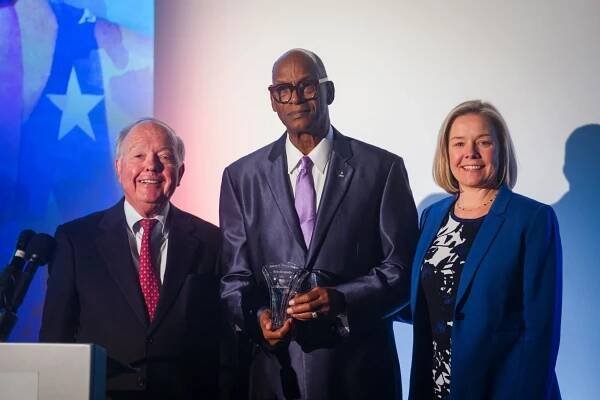 USOE Awards-6575R.jpg