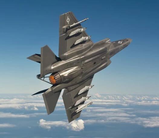 China’s Chengdu J-20 : An Inferior Copy of US Air Force F-35