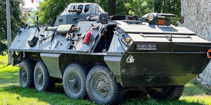 Jízda v obrněném transportéru OT-64 i prohlídka vojenské techniky