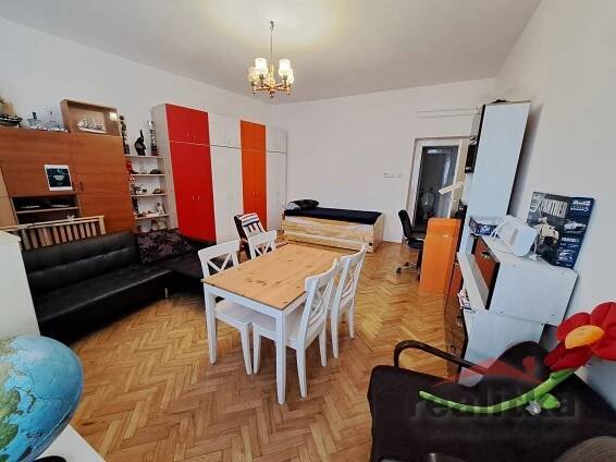 Všechny nemovitosti, strana 7