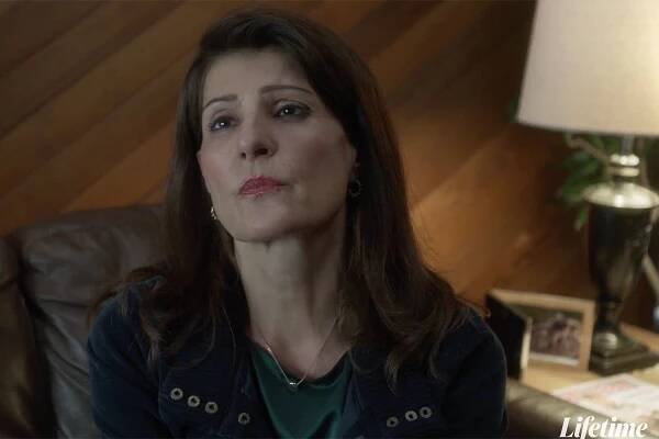 Nia Vardalos Stars as a Wife Who Kills in Lifetime's Poisoned Love: The Stacey Castor Story