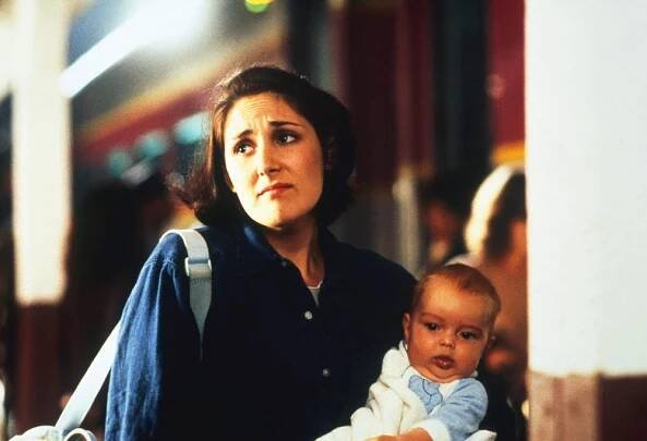 MRS. WINTERBOURNE, Ricki Lake, Justin Van Lieshout/Alec Thomlison, 1996, ©TriStar Pictures
