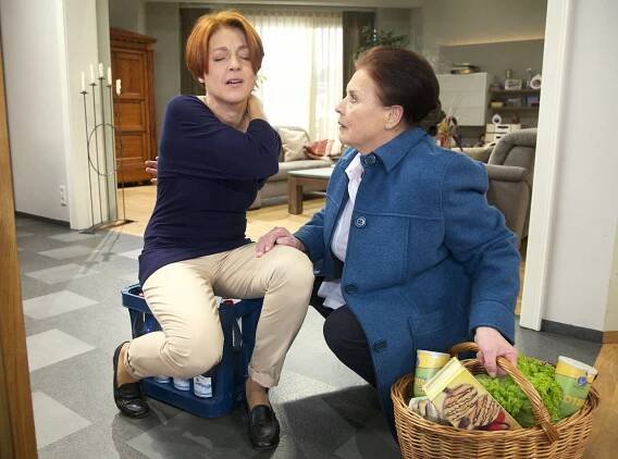 In aller Freundschaft - Eine Frage der Autorität - Z filmu - Hendrikje Fitz, Ursula Karusseit