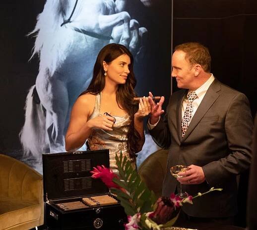 Uklízečka - The Lion's Den - Z filmu - Eva De Dominici, Jay Mohr