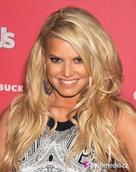 Jessica Simpson - celebrity účes - HappyHair