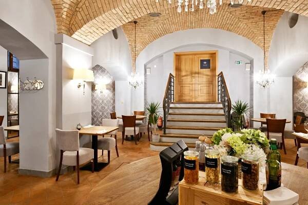 Dárkové vouchery do zámecké restaurace Chateau Ctěnice, platí na jídlo i nápoje