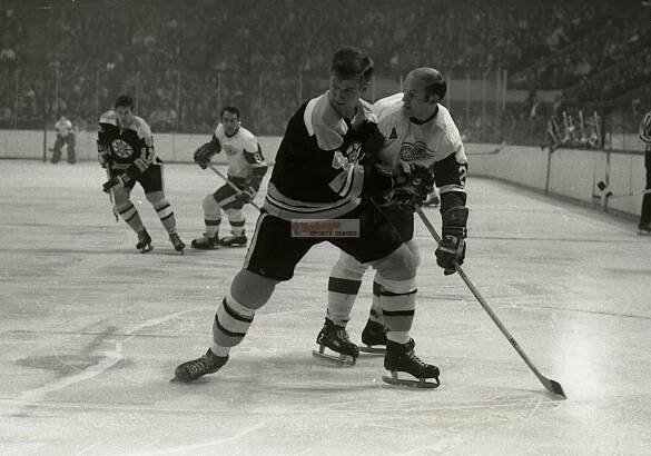 Bobby Orr “Checking Bergman” | DGL Sports – Vancouver Sport and Memorabilia