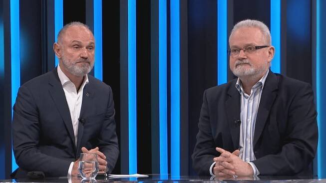 Langer o Rakušanově politice: Neumětelství nebo hloupost. Vláda za to zaplatí, míní Schmarcz