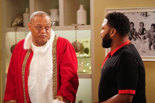Black-ish - Father Christmas - Z filmu - Laurence Fishburne, Anthony Anderson