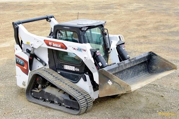 Vyzkoušel jsem plně elektrický Bobcat T7X. Je to dělo. / Recenze / Články / bagry.cz - vše o stavebních strojích pro zemní