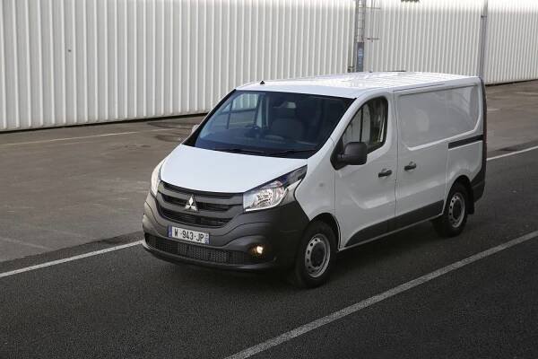 Mitsubishi Express je dodávka s aliančnými koreňmi - AutoGrip