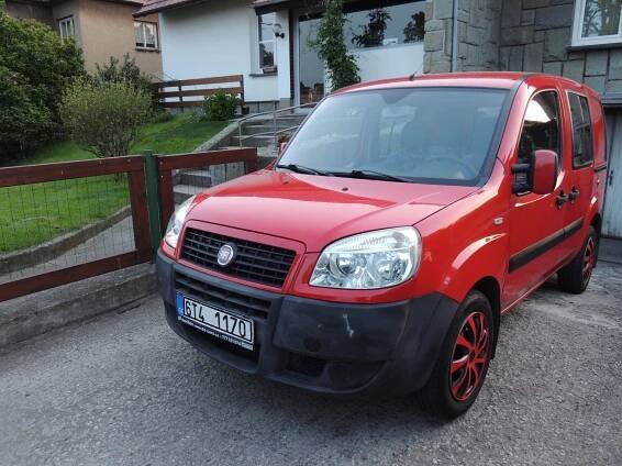 Prodám udržovaný, velmi spolelivý Fiat Doblo. 1,4i 57 Kw čtyřválec bez turba.Koupen nový v ČR.Viz recenze. Měsíc a rok uvedení