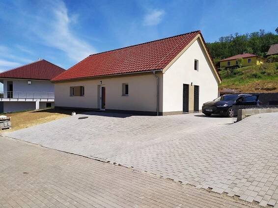 Pohled ze severu - pronájem chalupy Milovice u Mikulova - zvětšit