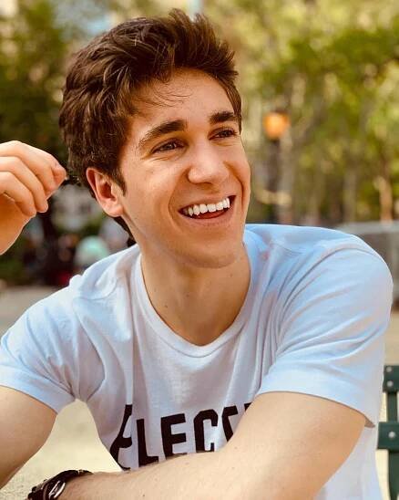 Myles Erlick Age, Wiki, Family, Education, Girlfriend, Income 4