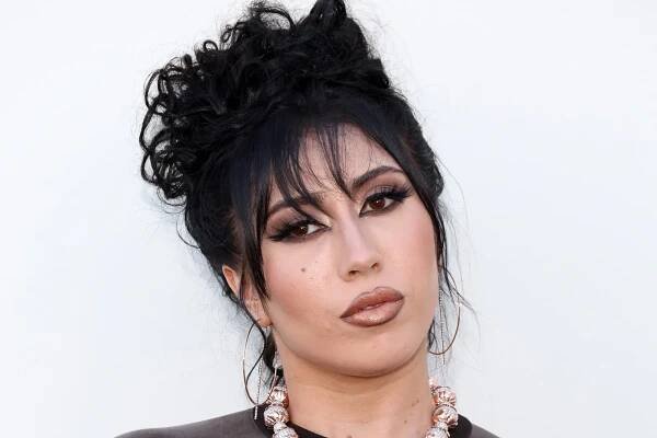 kali uchis profile 4