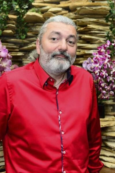 Dracula Daniel Hůlka přišel o střechu nad hlavou! Žije v maringotce!