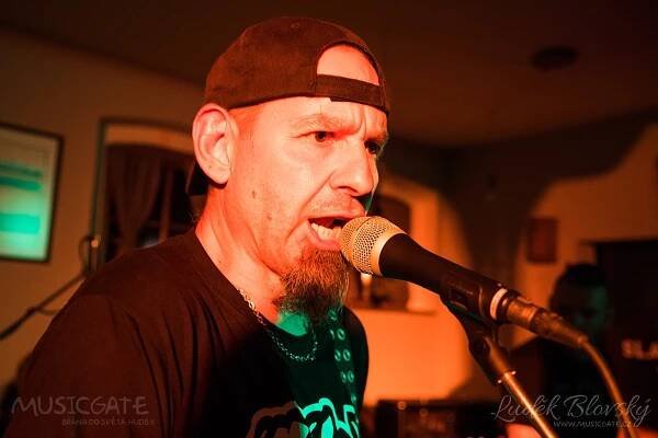 Sladovna Mýto se otřásla v základech – heavy metalový večírek se vydařil