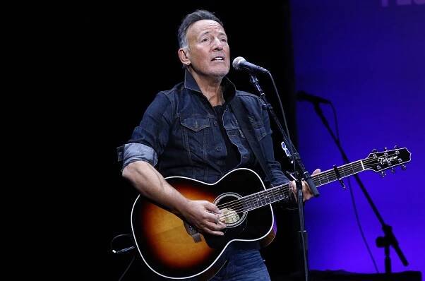 Bruce Springsteen Wins 2021 Woody Guthrie Prize