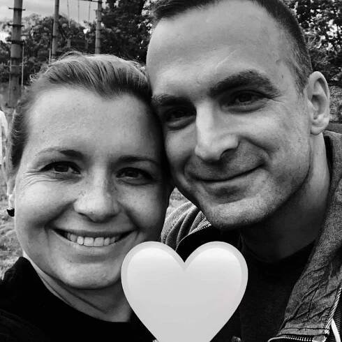 Hana se nemůže vzpamatovat ze smrti milovaného manžela.