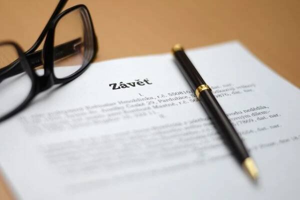 U závěti takzvaně z šuplíku je důležité,  aby byla napsaná vlastní rukou | foto: Jan Ptáček,  Český rozhlas