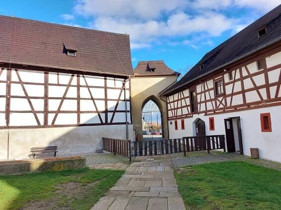Středověké město, vinobraní i strašidla. Na hradě Seeberg připravili řadu akcí