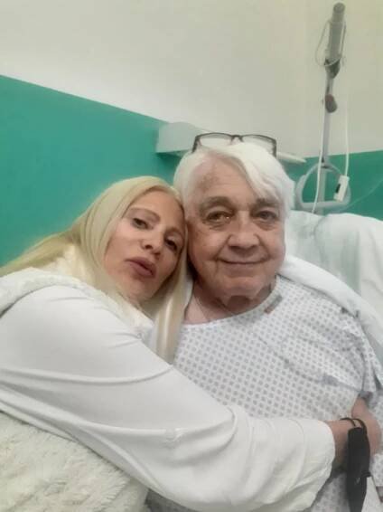 FOTO: Jiří Krampol se svou milovanou Evou Svobodovou. – stránka 153