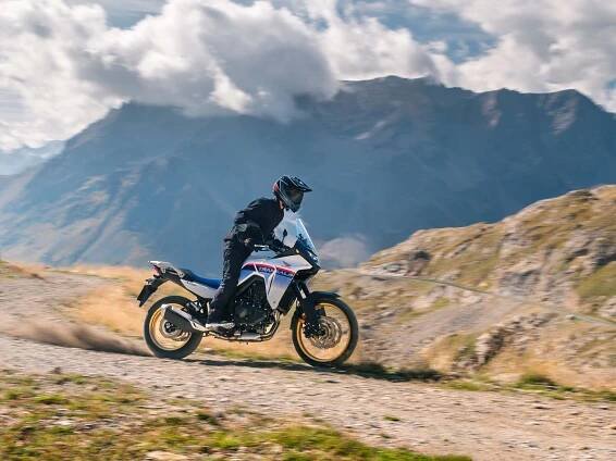 Honda XL750 Transalp: návrat malého cestovního endura × Motoforum.cz