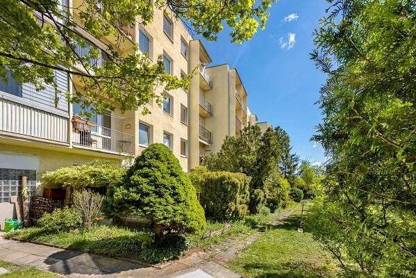 Prodej bytu 3+1/B, 70m2, Praha 5, Smíchov - BABYLON REALITY s.r.o. 