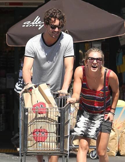 Kaley Cuoco z Třesku je po třech měsících vztahu zasnoubená s tenistou!