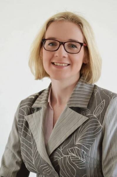 Laura Mitchell headshot